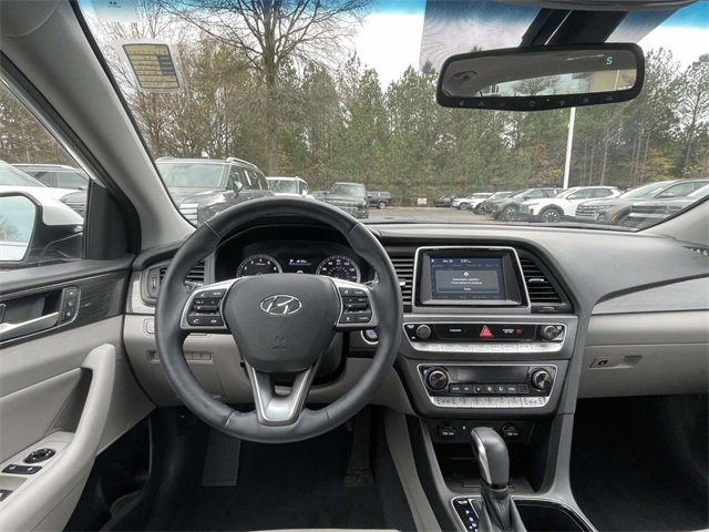 Used 2018 Hyundai Sonata Limited image 10