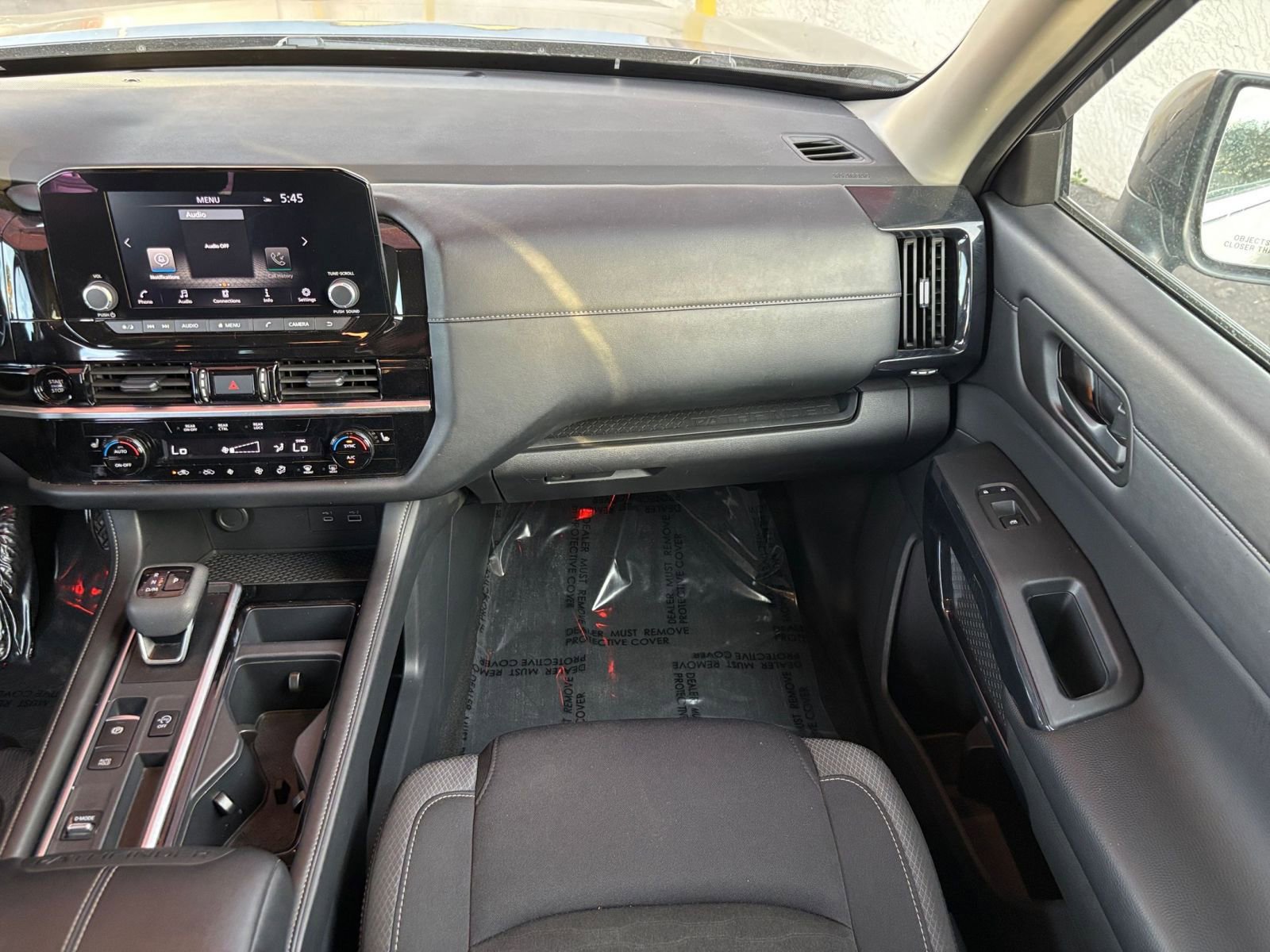Used 2025 Nissan Pathfinder SV FWD image 38