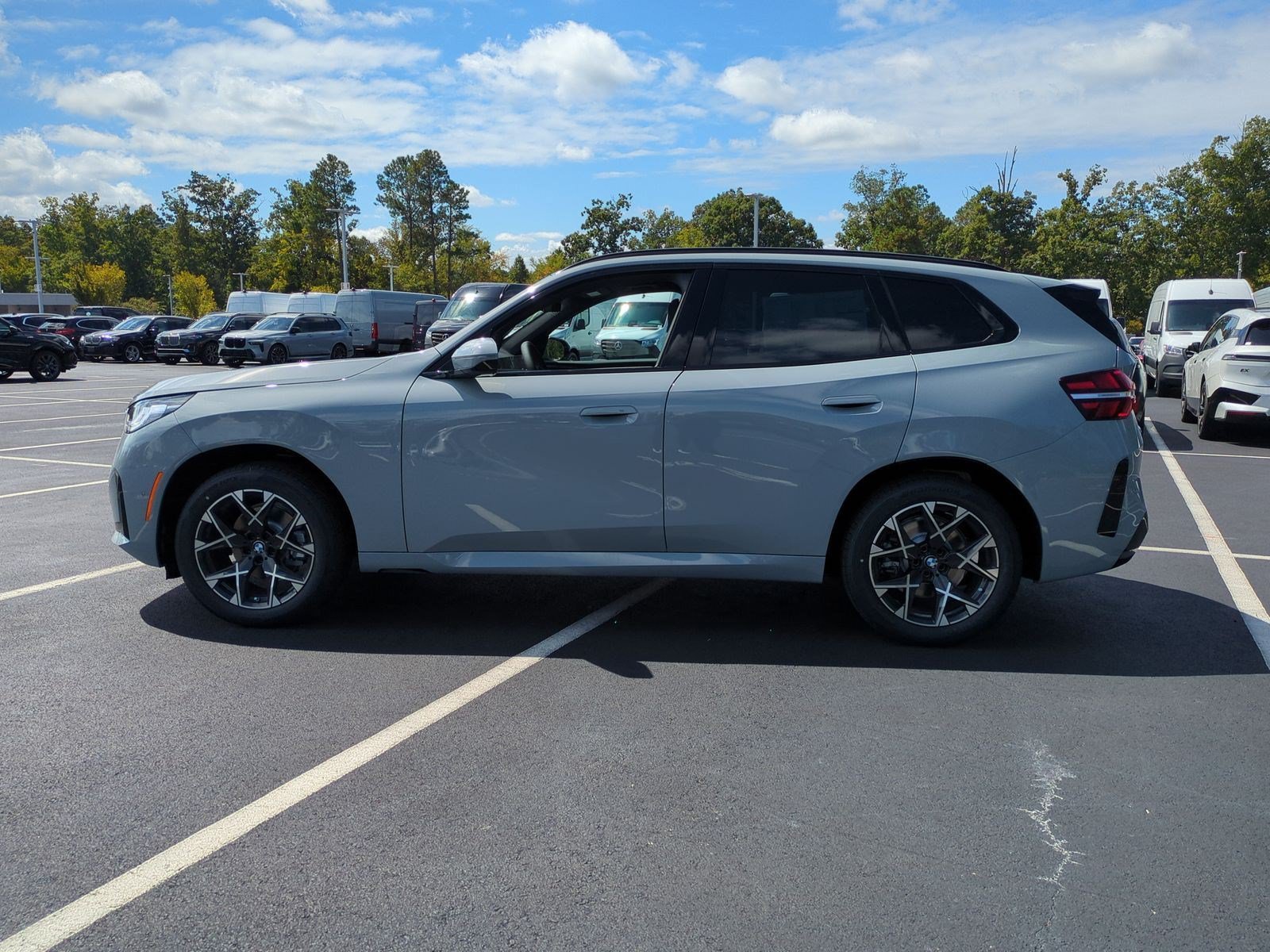 Certified 2026 BMW X3 xDrive30i w/ M Sport Package AWD/4WD image 7