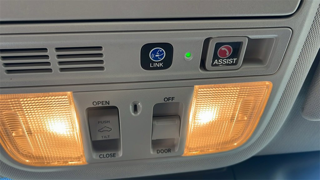 Used 2018 Honda Accord Touring image 16