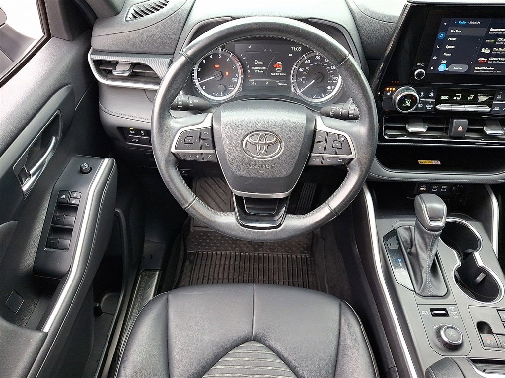 Used 2023 Toyota Highlander XSE video 2