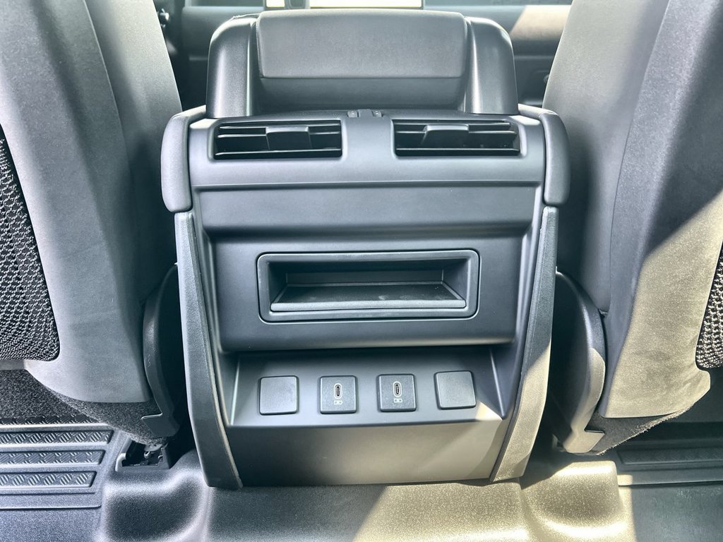 New 2026 Land Rover Defender 110 X-Dynamic SE AWD/4WD image 16
