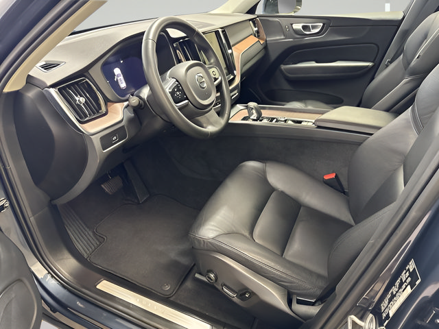Used 2024 Volvo XC60 B5 Plus AWD/4WD image 12