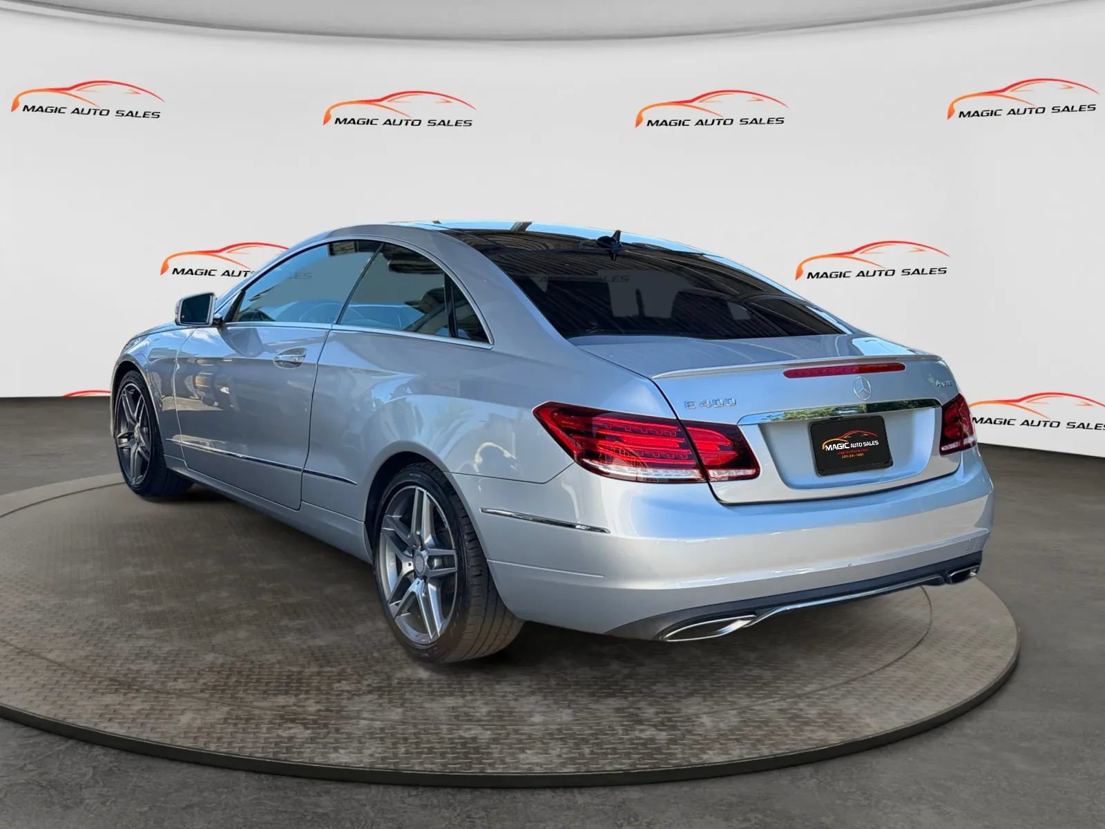 Used 2015 Mercedes-Benz E 400 4MATIC Coupe image 8