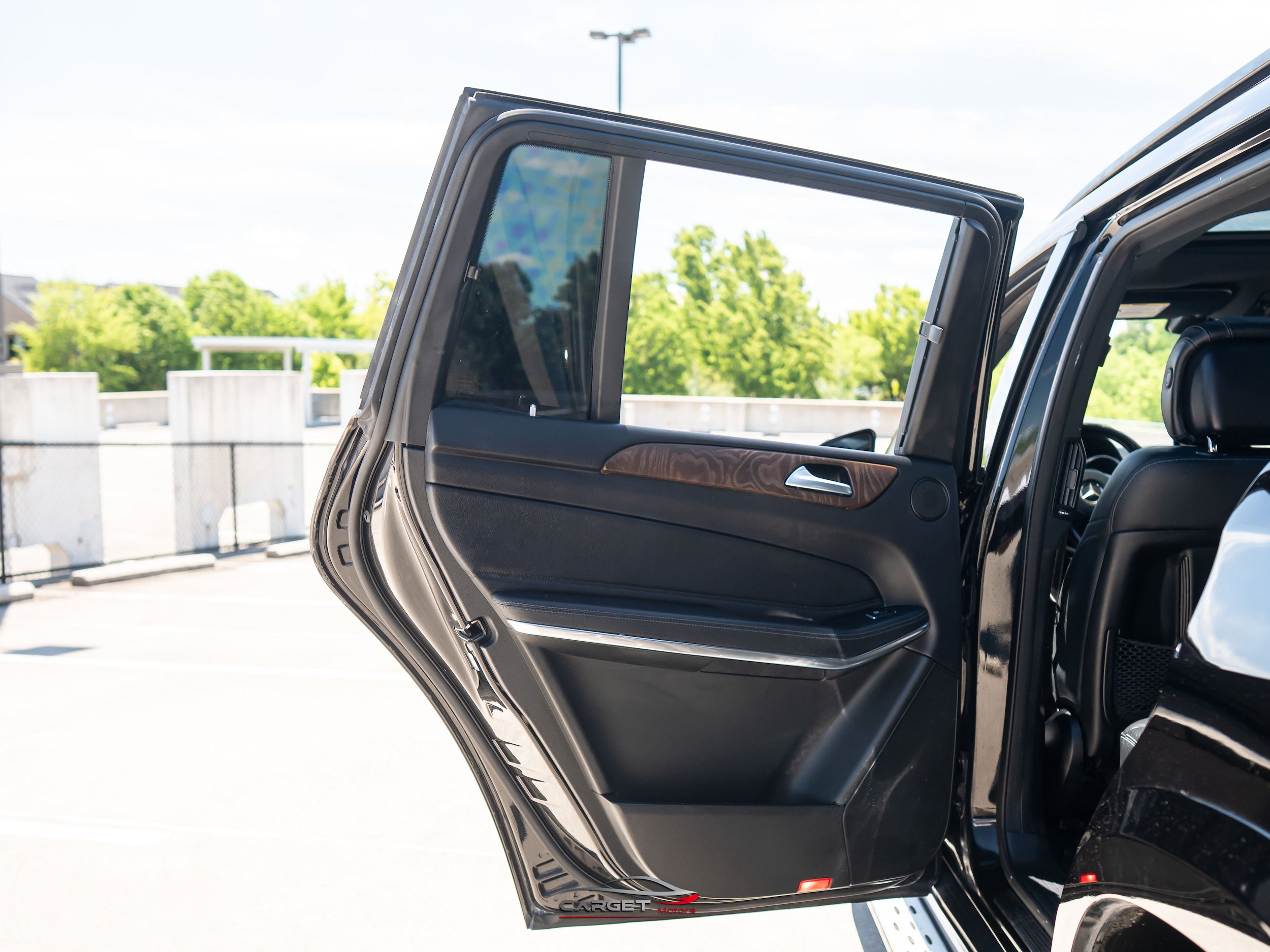 Used 2018 Mercedes-Benz GLS 550 4MATIC w/ Driver Assistance Package image 40