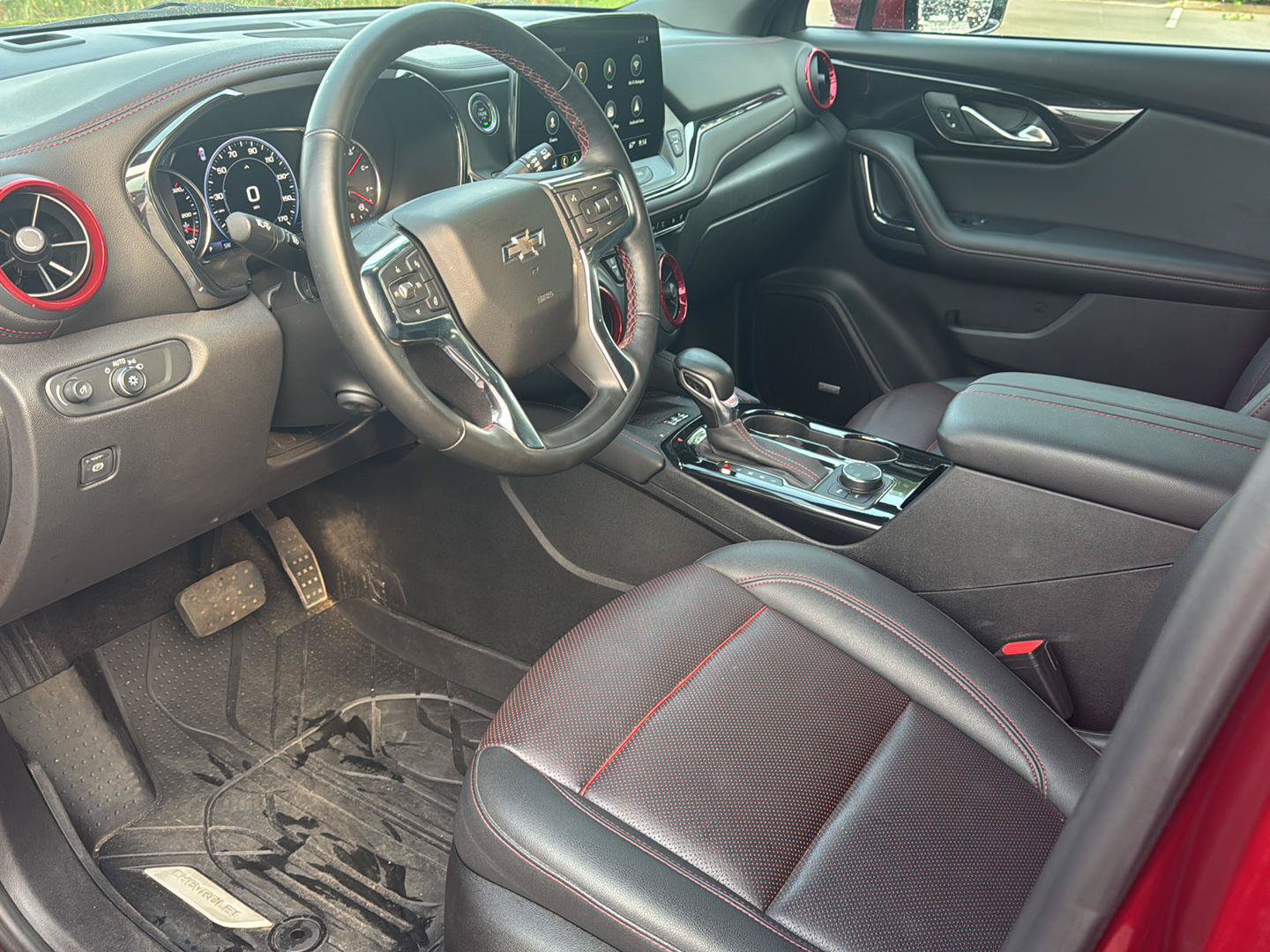Used 2025 Chevrolet Blazer RS w/ Enhanced Convenience Package AWD/4WD image 11