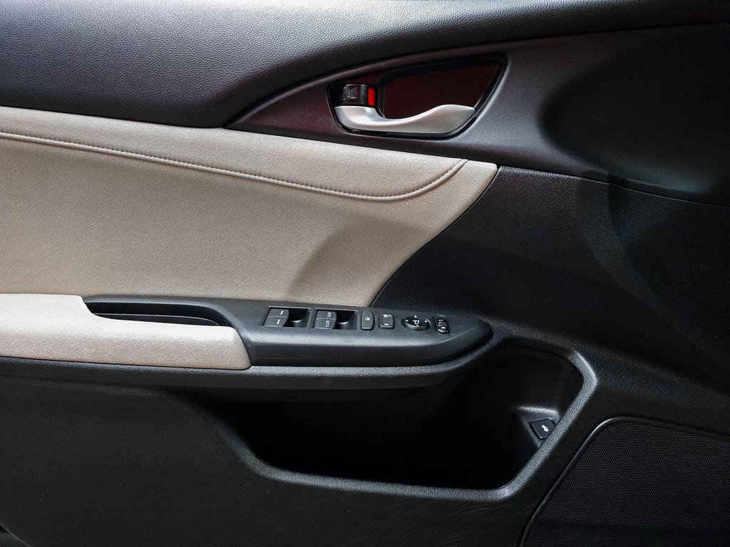 Used 2019 Honda Insight LX image 19