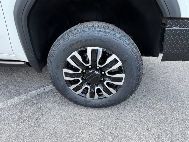 Used 2025 GMC Sierra 2500 Denali Ultimate w/ Max Trailering Package AWD/4WD image 3