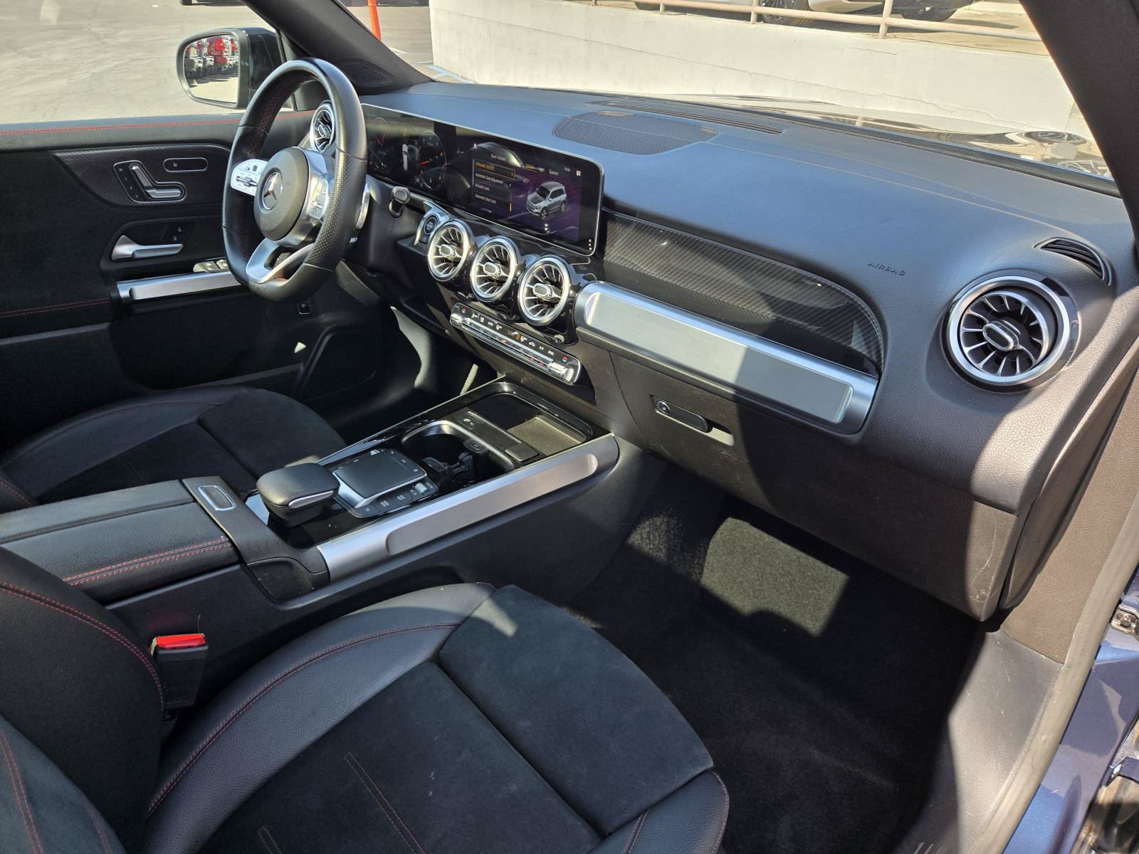Used 2021 Mercedes-Benz GLB 250 image 30