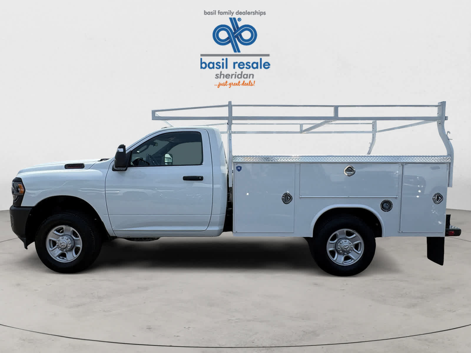 Used 2024 RAM 3500 Tradesman AWD/4WD image 3