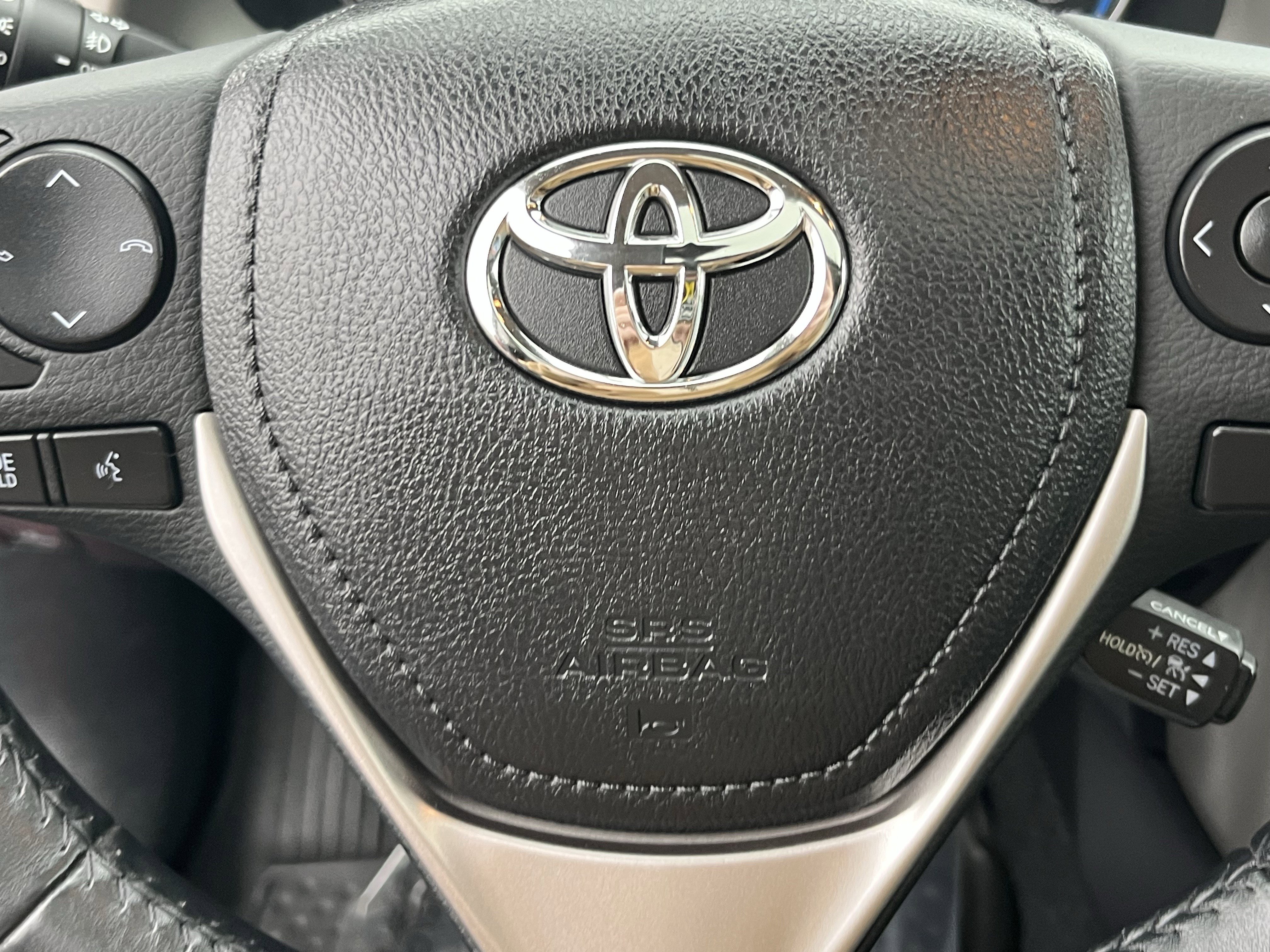 Used 2018 Toyota RAV4 Limited w/ Advanced Technology Package image 20