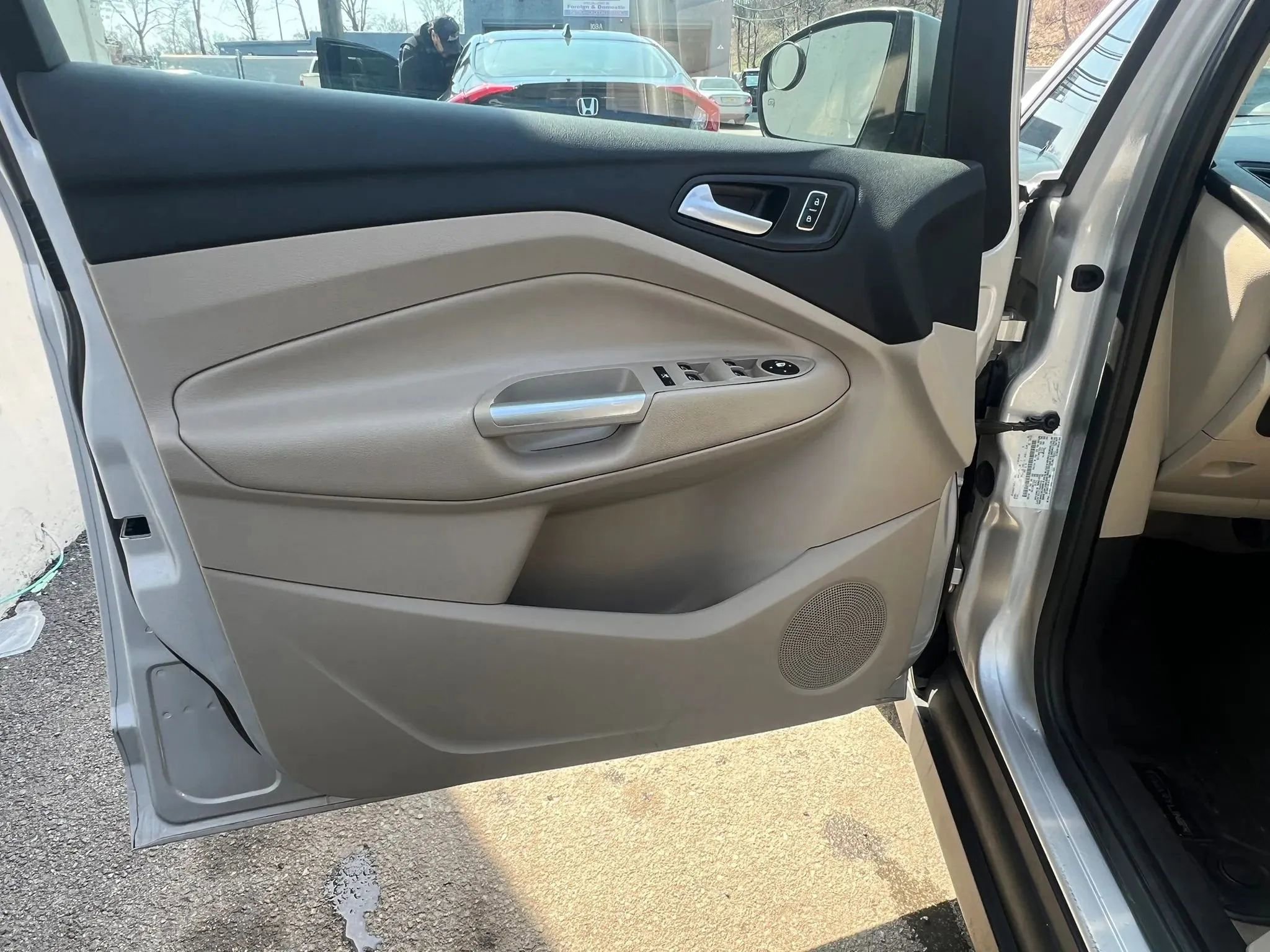 Used 2016 Ford C-MAX Energi SEL w/ Equipment Group 301A image 21