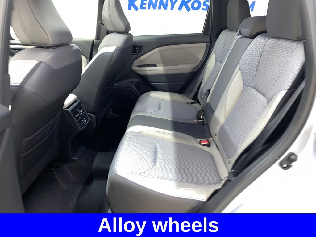 Used 2025 Subaru Forester Premium image 24