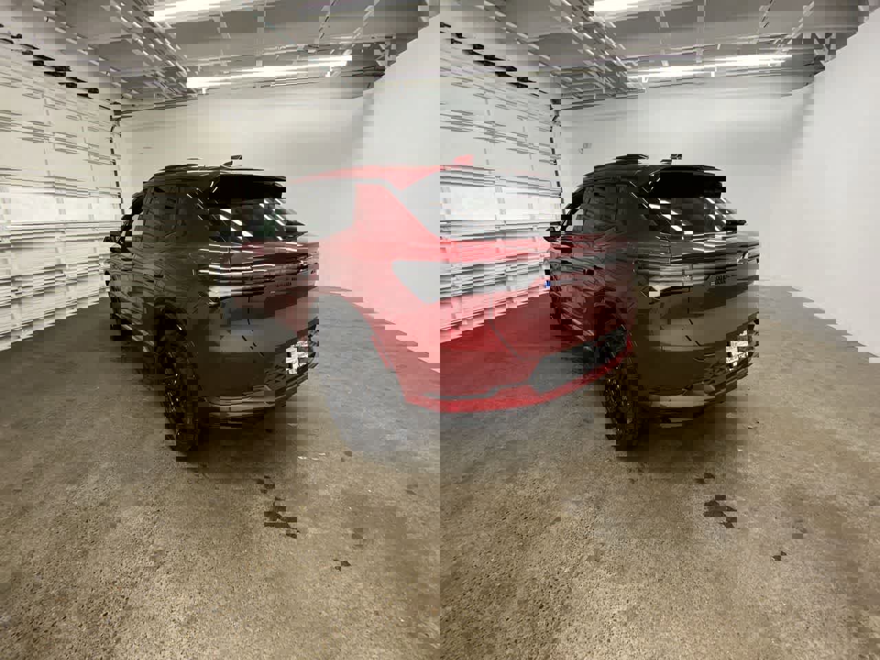 Used 2024 Chevrolet Equinox EV RS image 4