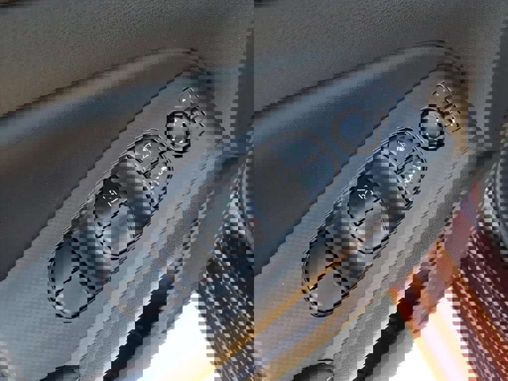 Used 2024 Nissan Altima 2.5 SV image 13