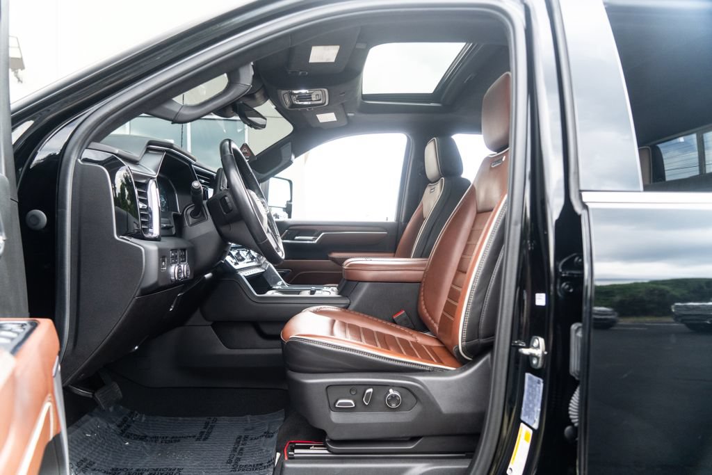 Used 2024 GMC Sierra 3500 Denali Ultimate AWD/4WD image 28