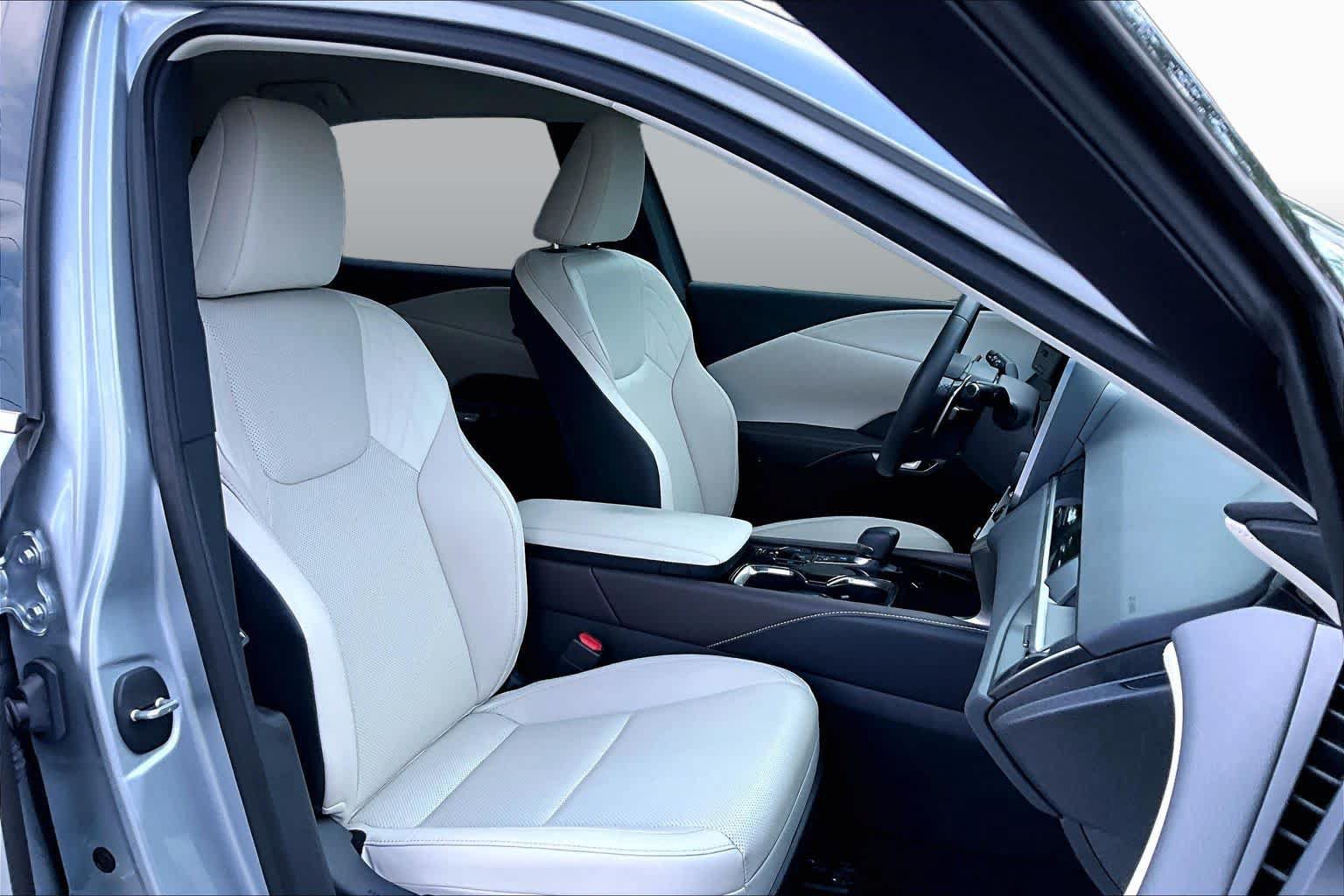 Used 2024 Lexus RX 350 FWD w/ Technology Package image 9