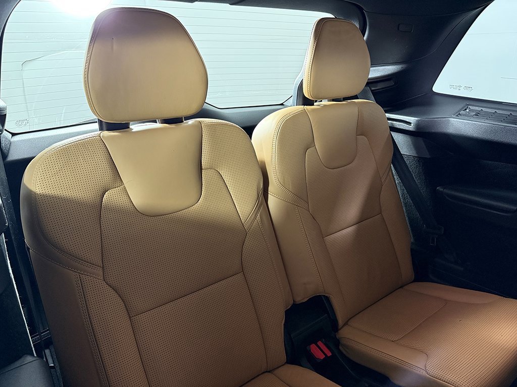 Used 2017 Volvo XC90 T6 Inscription w/ Vision Package image 35