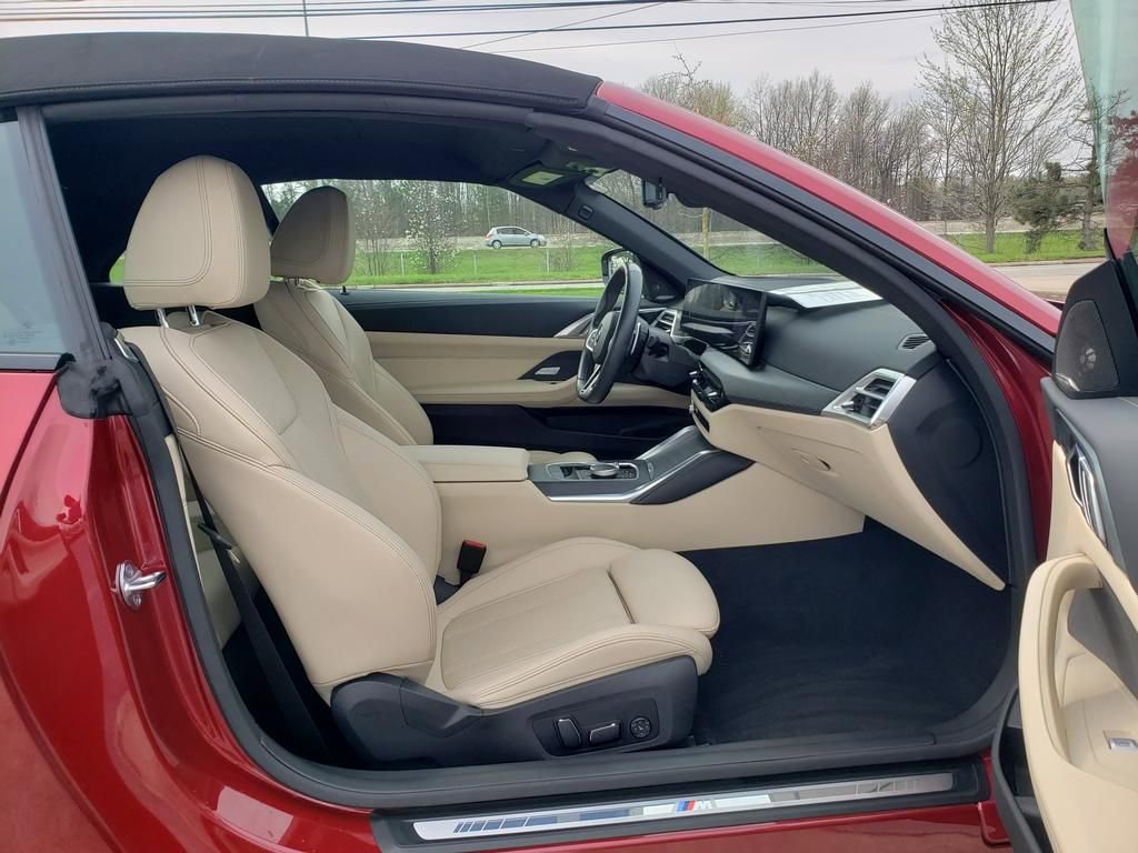 Certified 2025 BMW 440i xDrive Convertible w/ Premium Package image 11