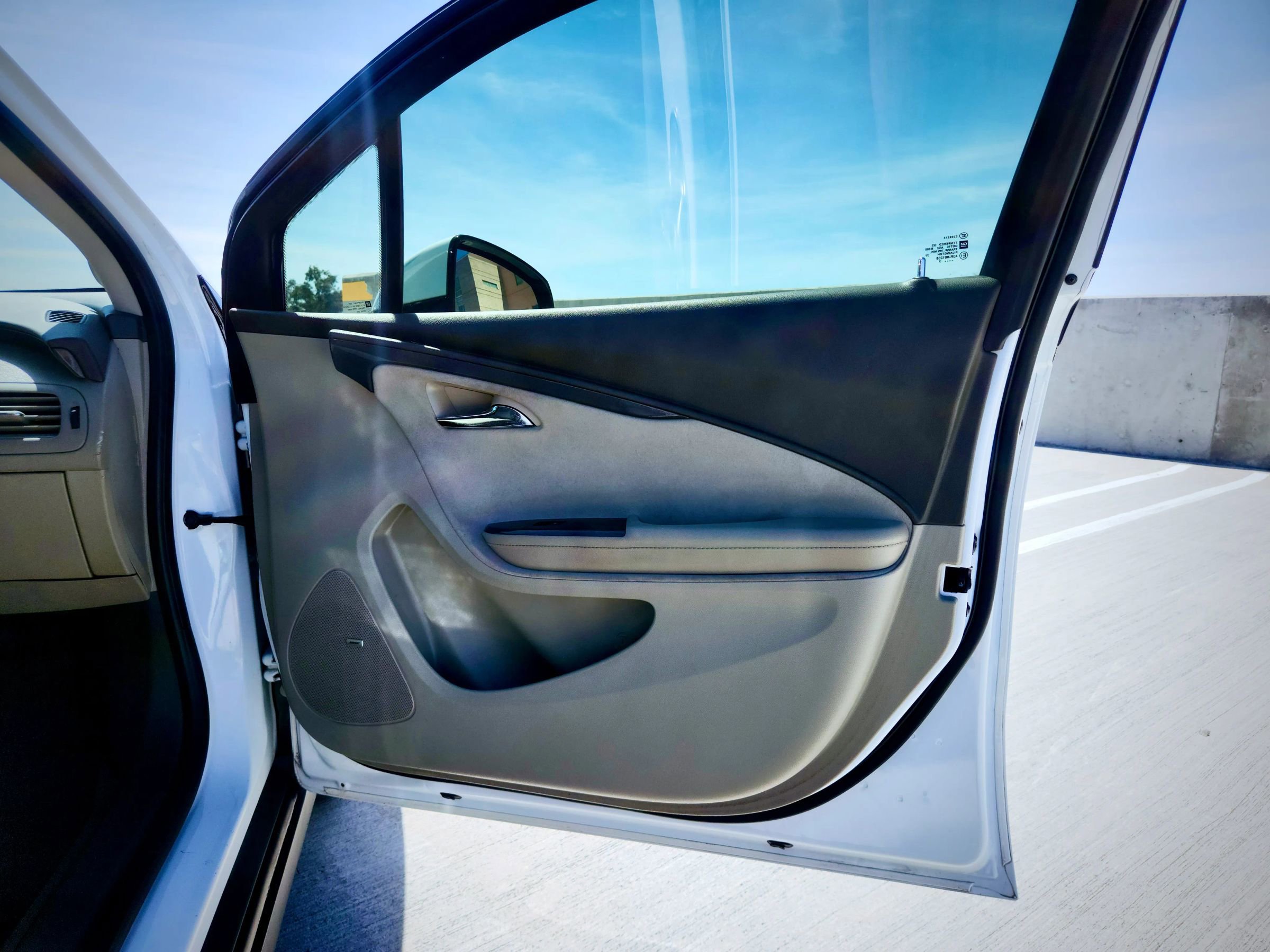 Used 2013 Chevrolet Volt Premium w/ Premium Trim Package image 30