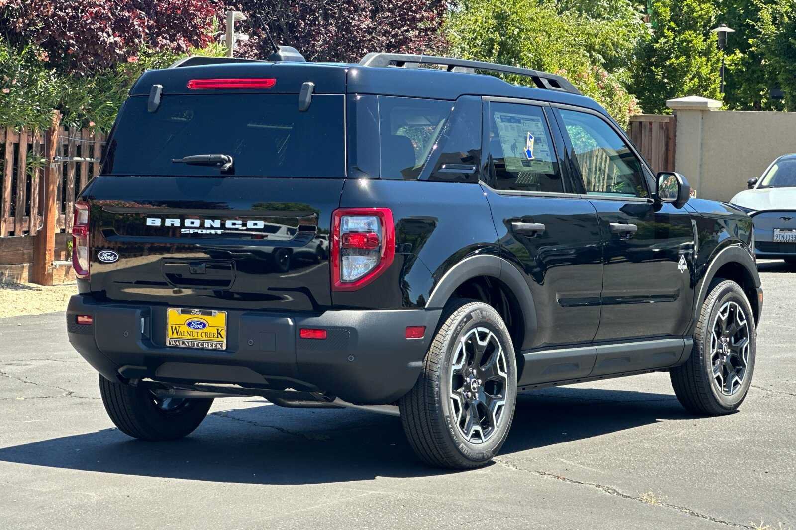 New 2026 Ford Bronco Sport Outer Banks w/ Outer Banks Tech Package+ AWD/4WD image 4