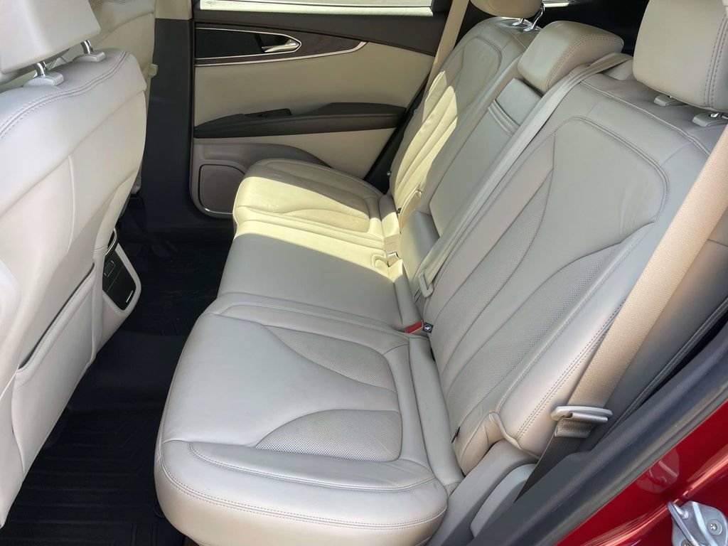 Used 2019 Lincoln Nautilus Select FWD image 12