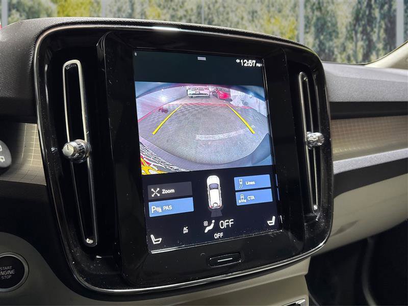 Used 2021 Volvo XC40 T5 Momentum image 24