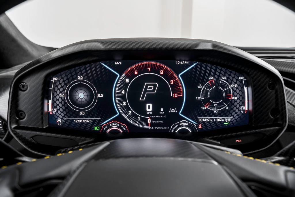 Used 2025 Lamborghini Revuelto image 15