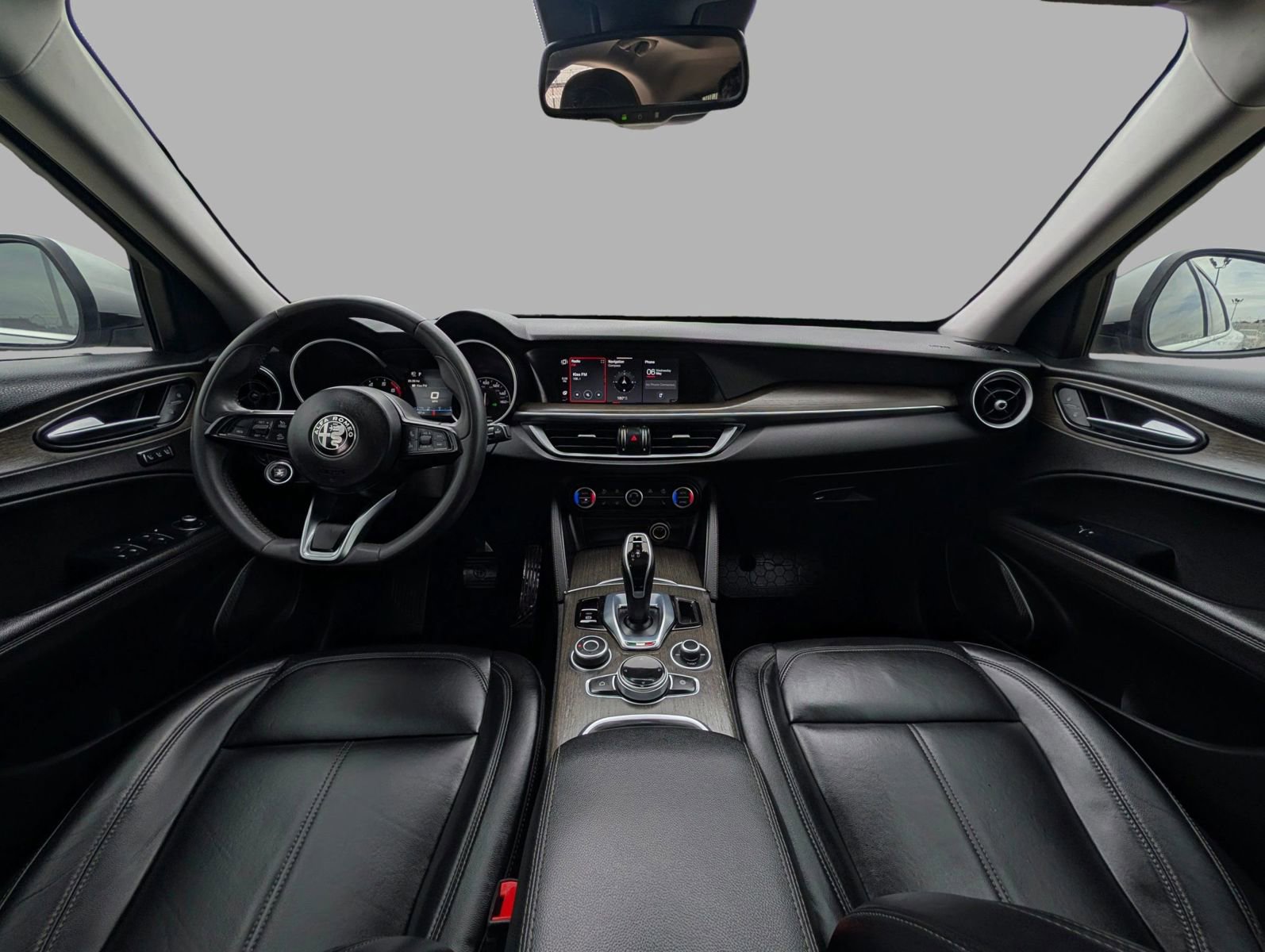 Used 2020 Alfa Romeo Stelvio Ti AWD/4WD image 32