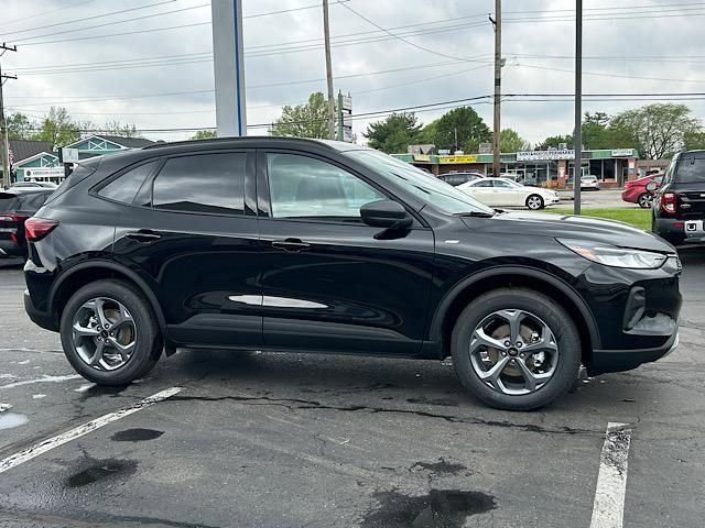 New 2025 Ford Escape ST-Line w/ Tech Pack #1 image 14
