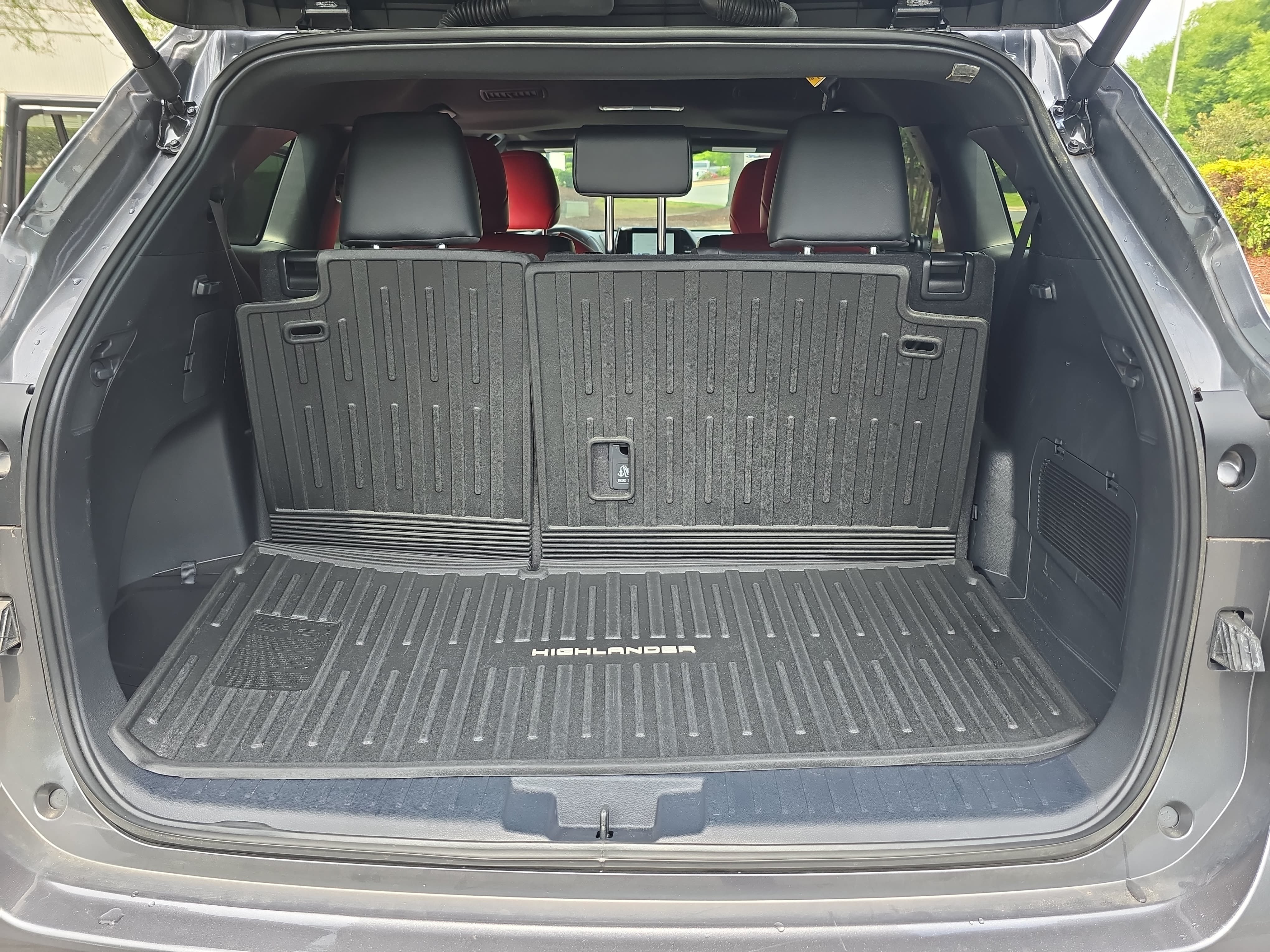 Used 2024 Toyota Highlander XSE FWD image 13