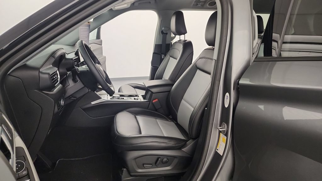 Used 2024 Ford Explorer XLT w/ Equipment Group 202A AWD/4WD image 15