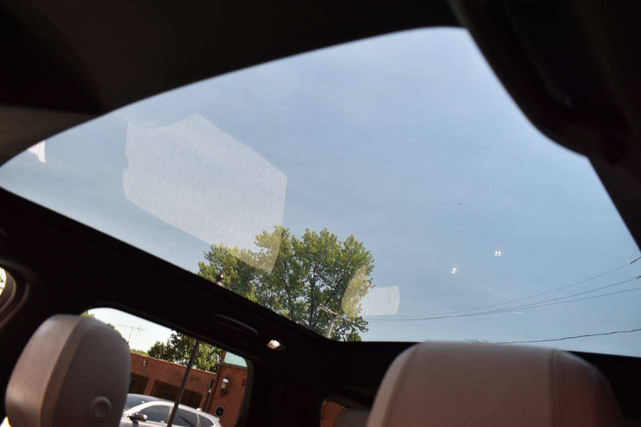 Used 2020 Land Rover Discovery Sport SE AWD/4WD image 36