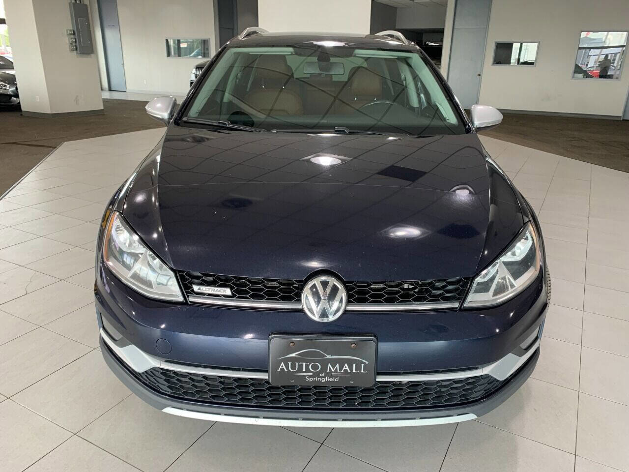 Used 2017 Volkswagen Golf Alltrack S AWD/4WD image 3