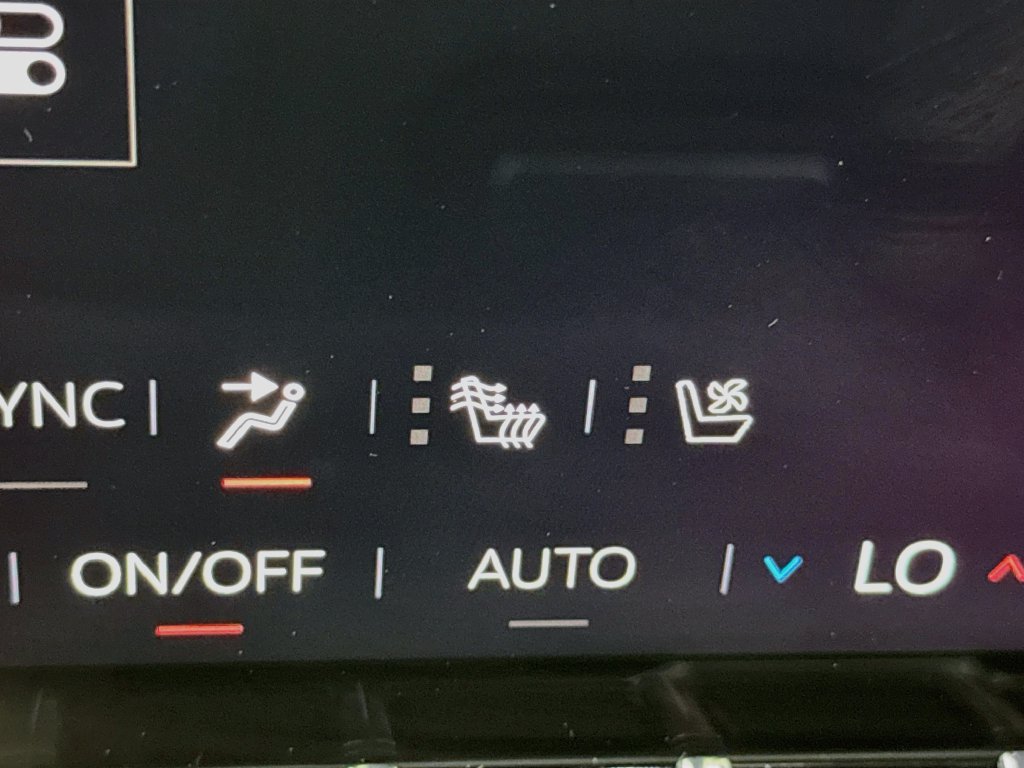 Used 2026 GMC Yukon Denali w/ Sun & Power Step Package AWD/4WD image 13