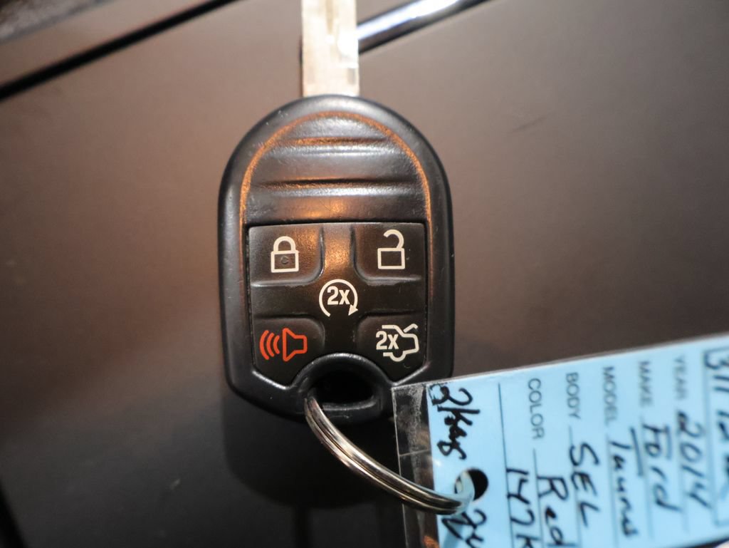 Used 2014 Ford Taurus SEL w/ Equipment Group 201A FWD image 24