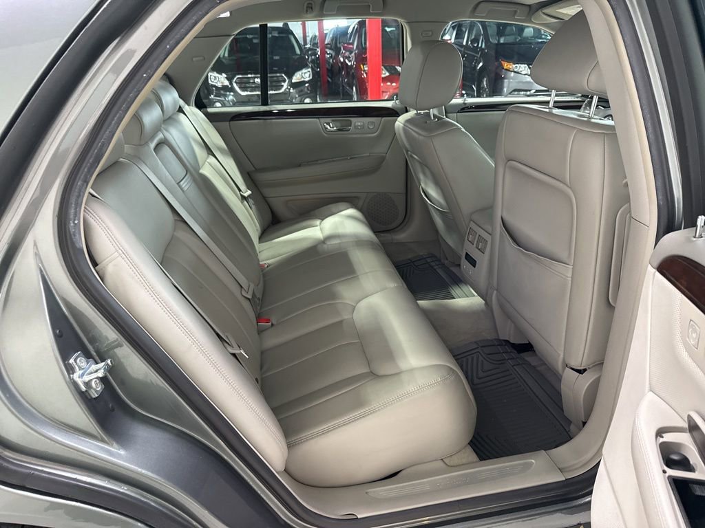 Used 2008 Cadillac DTS FWD image 34