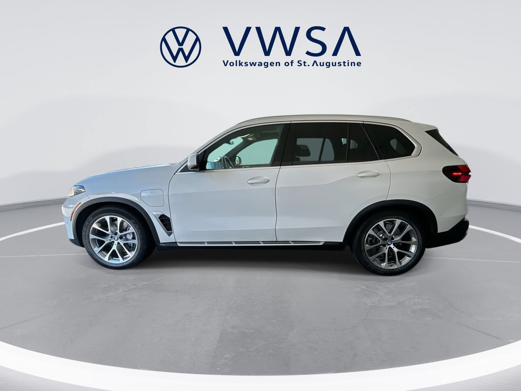 Used 2025 BMW X5 xDrive50e AWD/4WD image 4