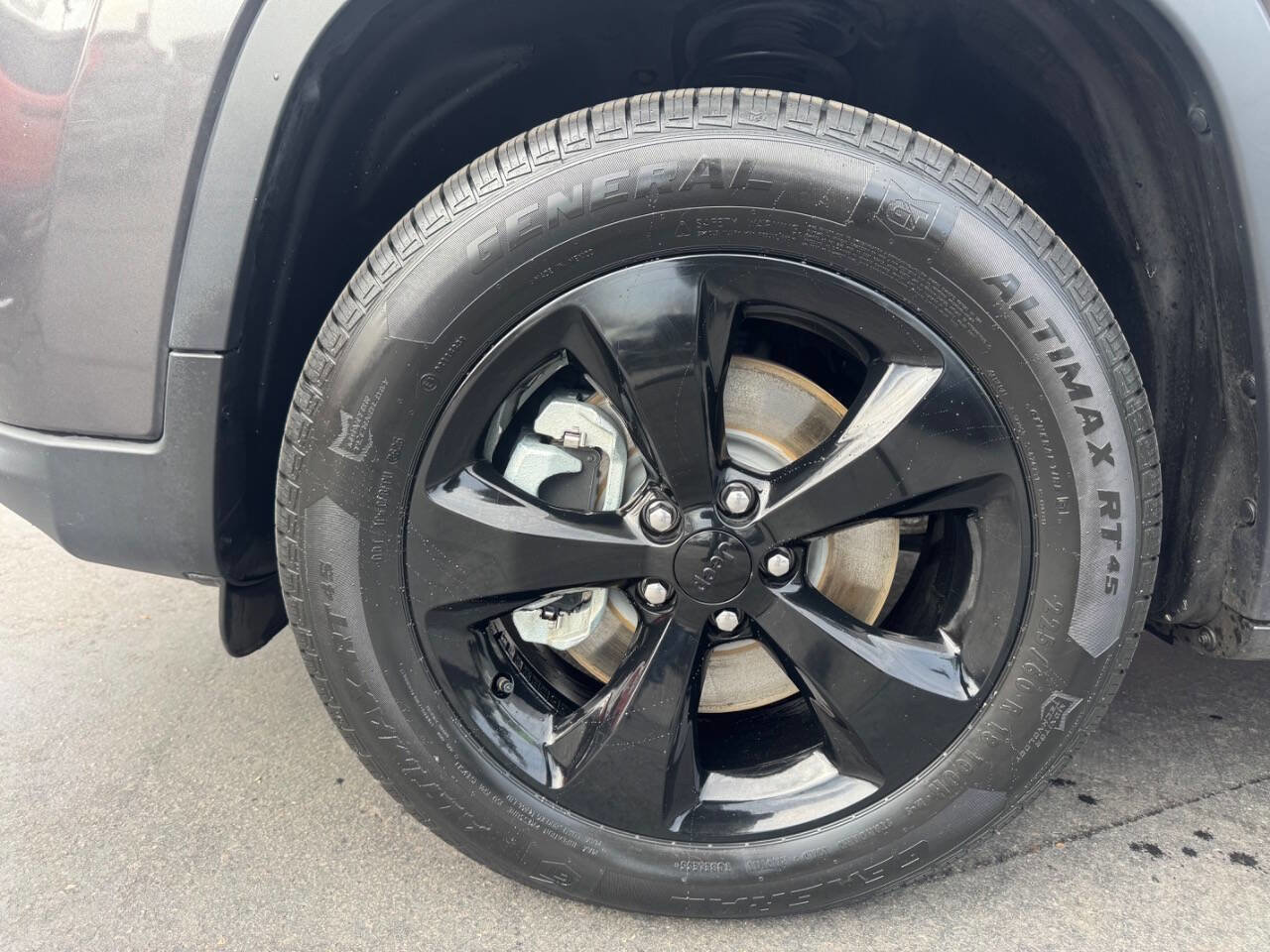 Used 2021 Jeep Cherokee Latitude Plus image 17