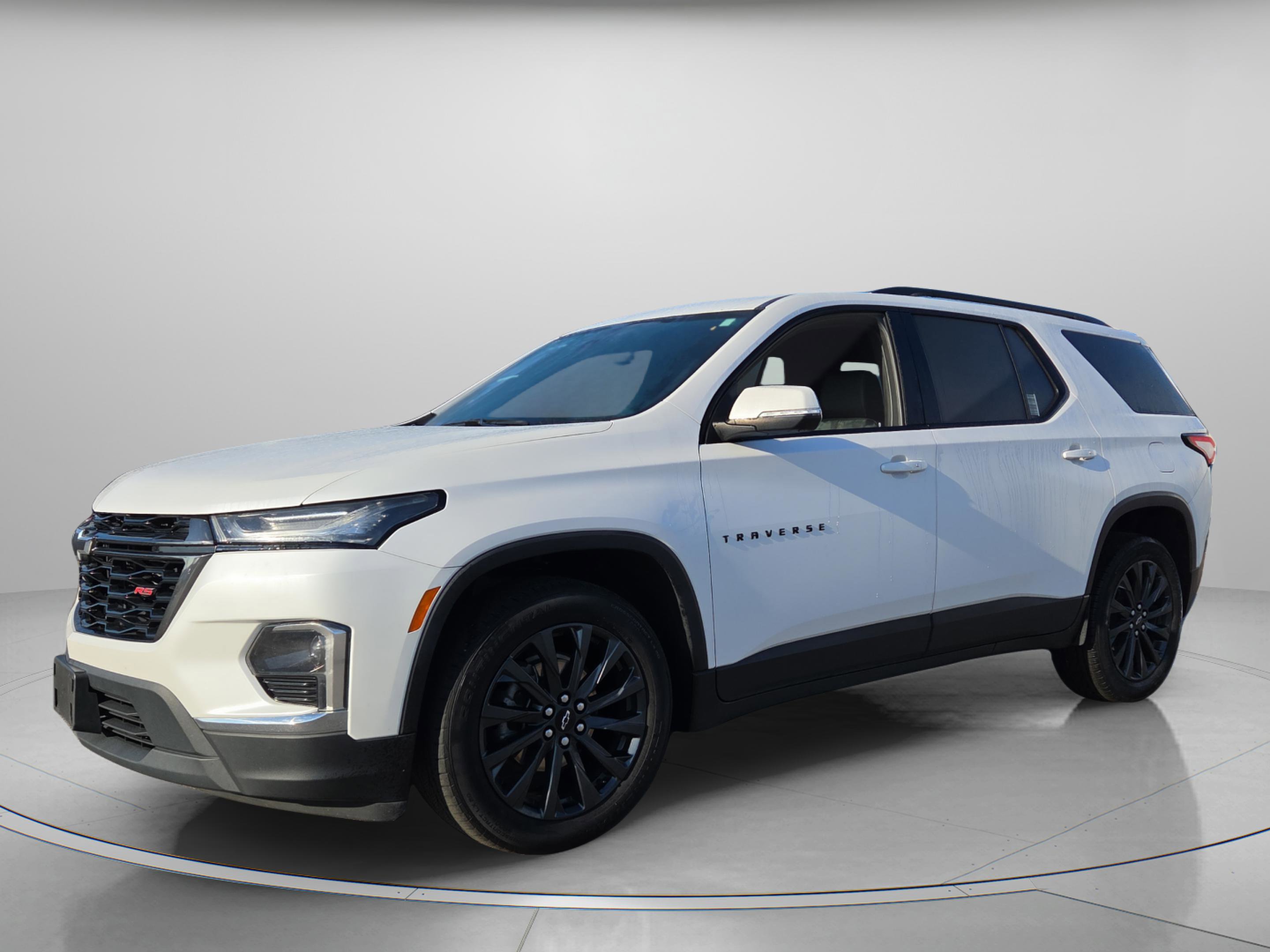Used 2023 Chevrolet Traverse RS w/ LPO, Floor Liner Package image 2