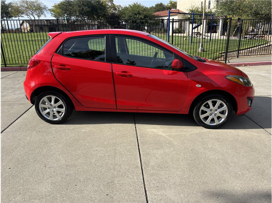 Used 2011 MAZDA MAZDA2 Touring FWD image 6