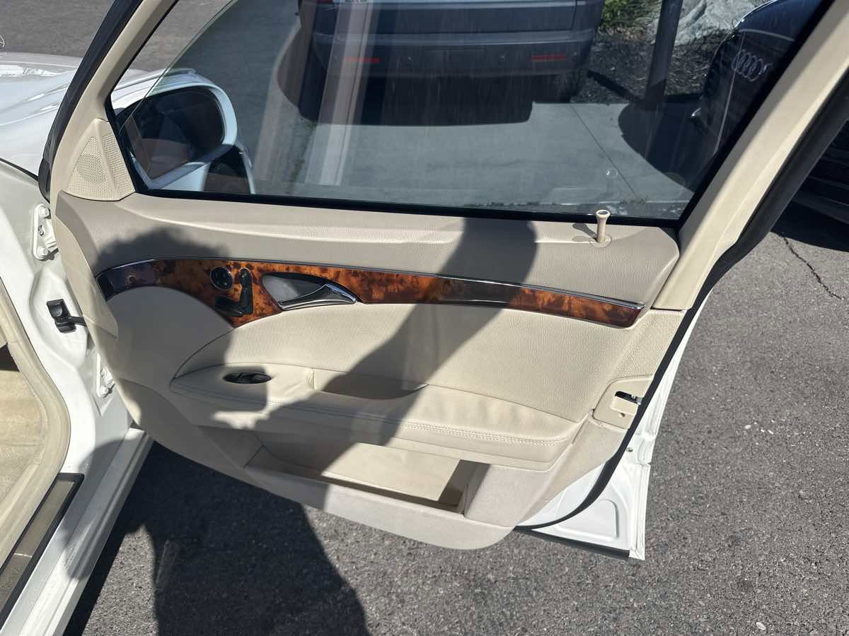 Used 2005 Mercedes-Benz E 320 Sedan image 19