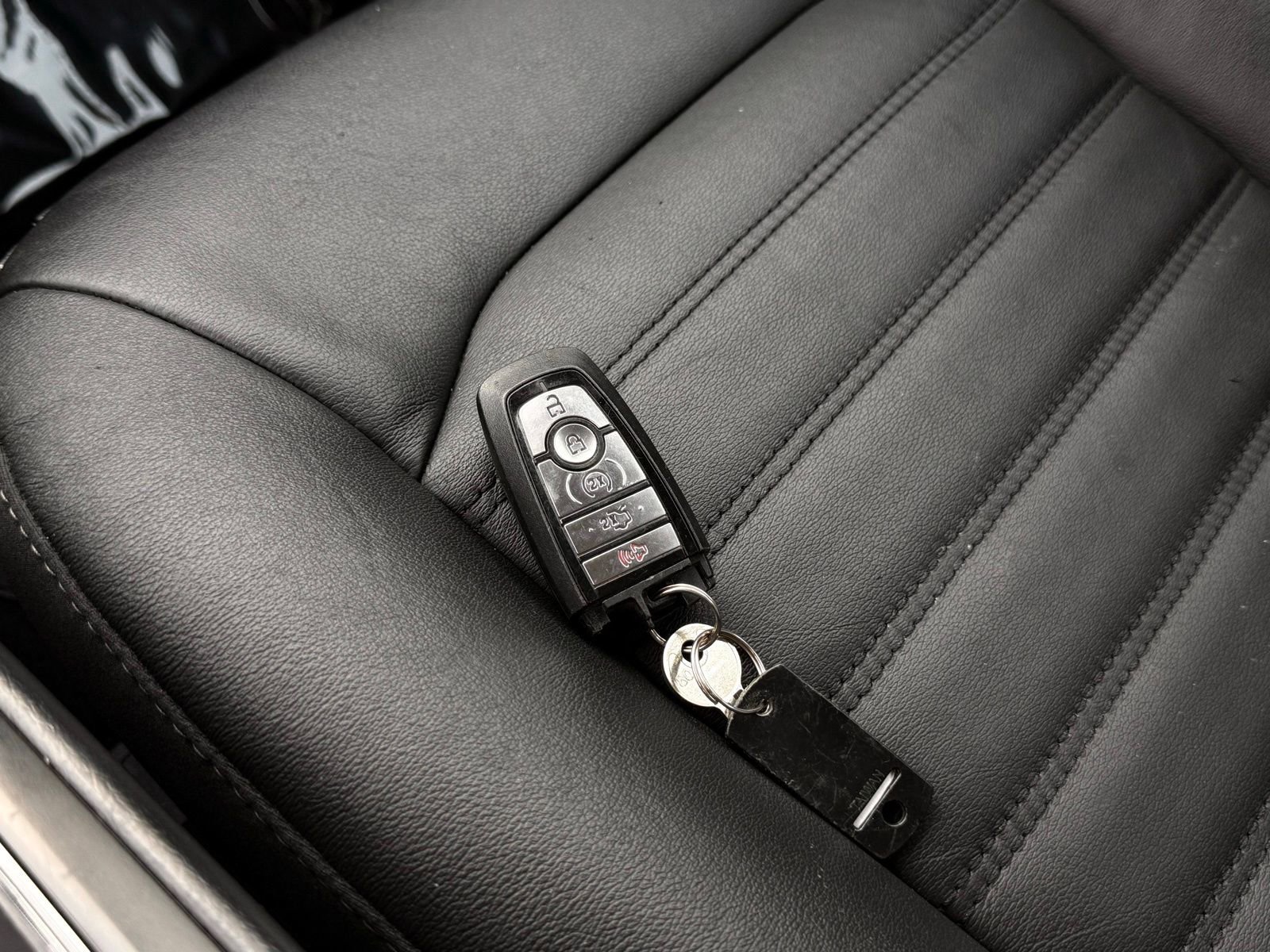 Used 2018 Ford Fusion SE w/ Equipment Group 602A FWD image 38