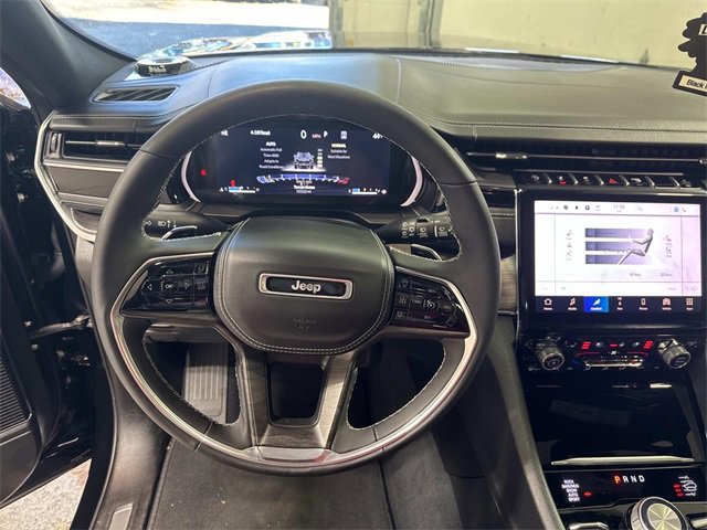 Used 2023 Jeep Grand Cherokee Overland image 6