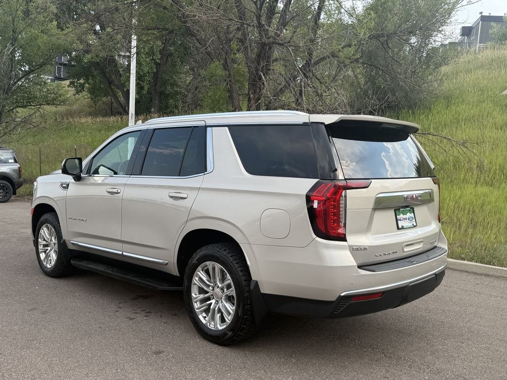 Used 2022 GMC Yukon SLT w/ SLT Luxury Package image 5