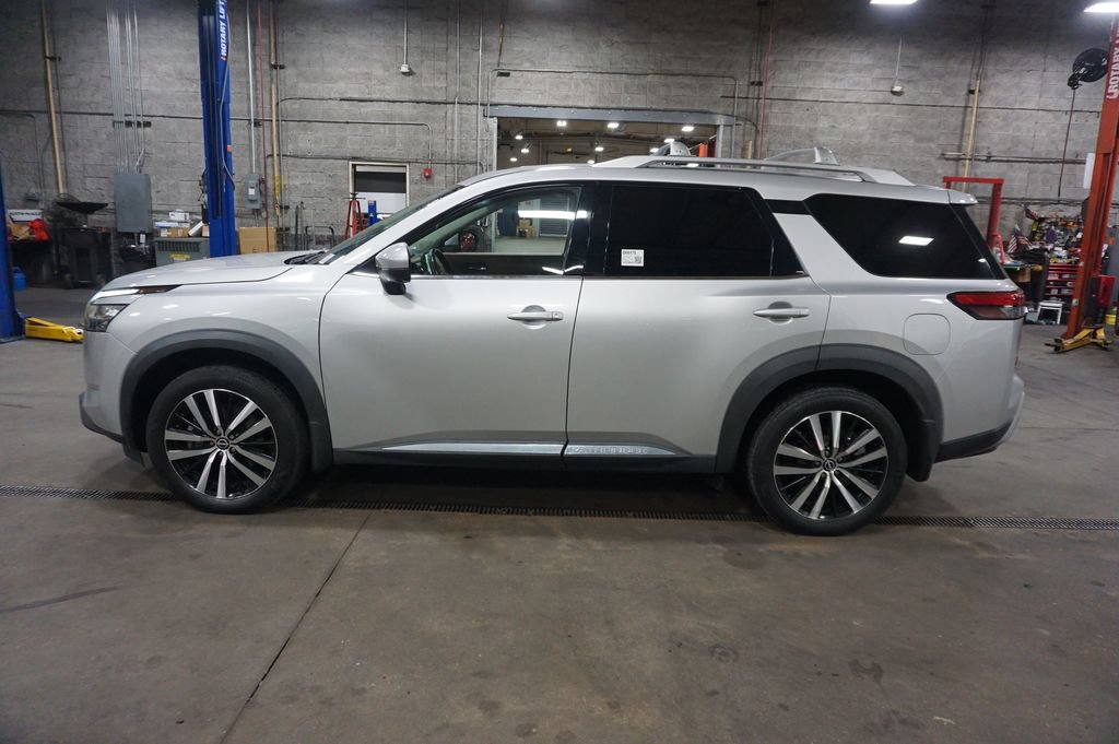 Used 2023 Nissan Pathfinder Platinum AWD/4WD image 21