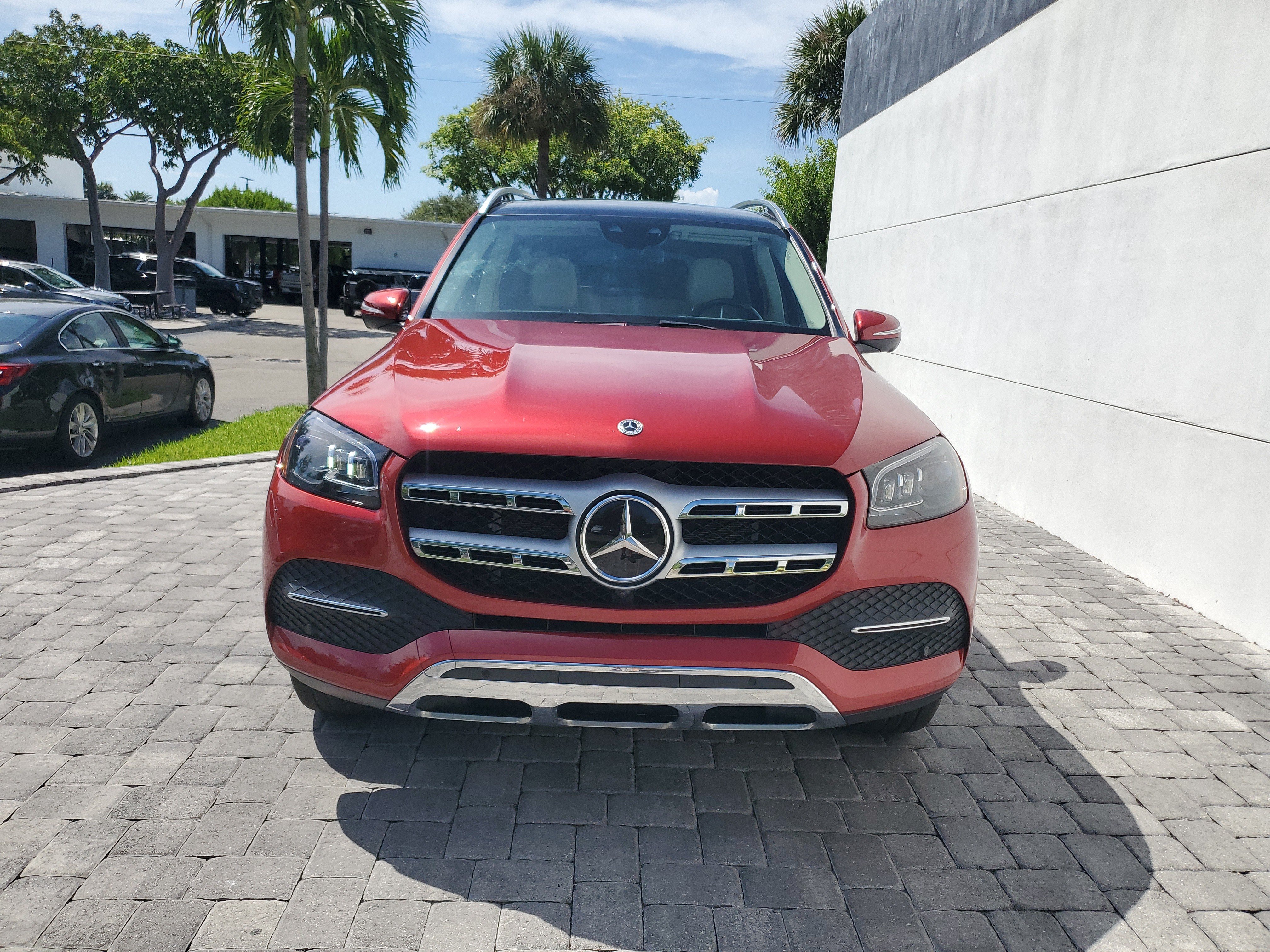 Used 2021 Mercedes-Benz GLS 450 4MATIC image 2