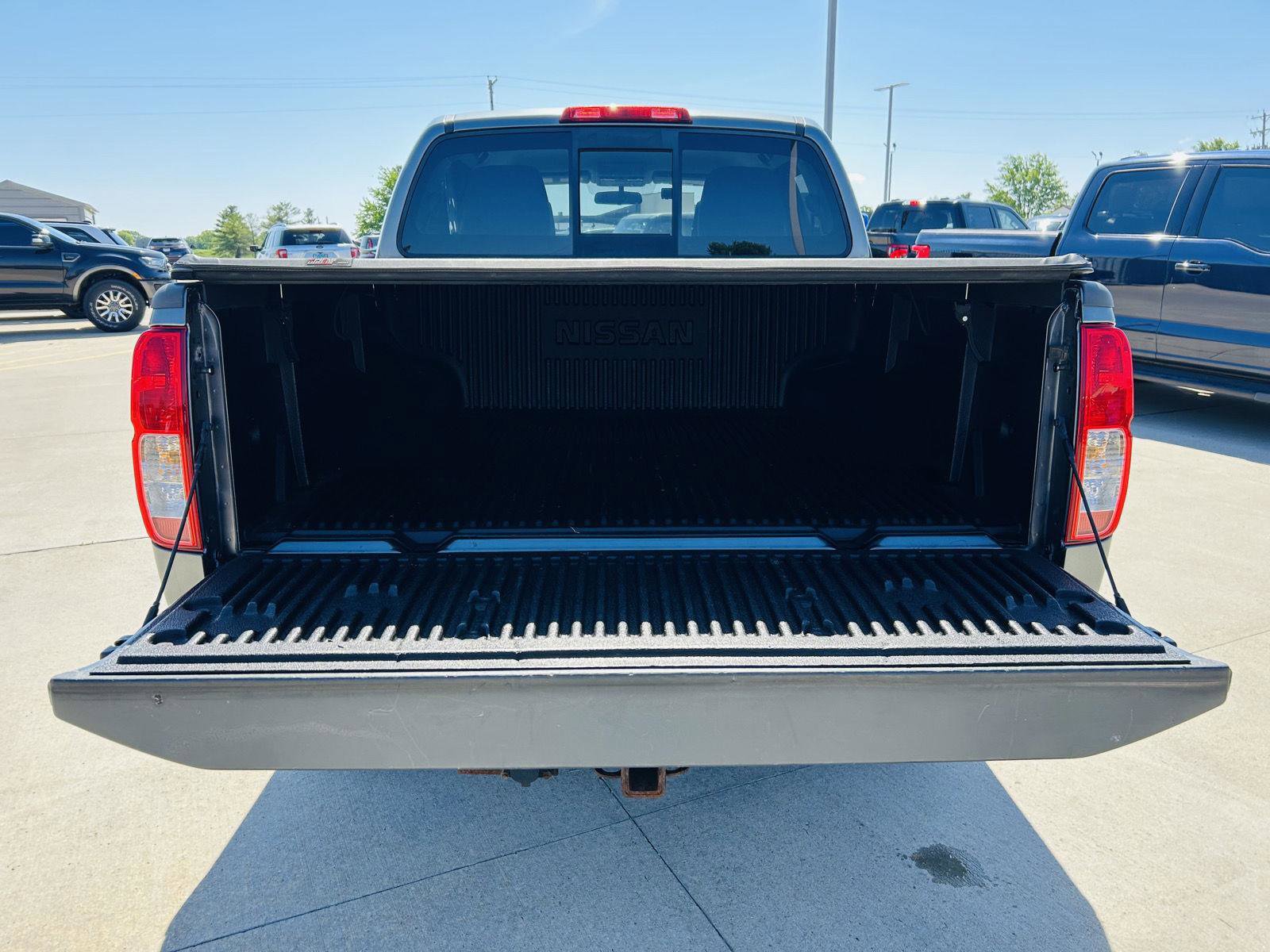 Used 2016 Nissan Frontier SV AWD/4WD image 21