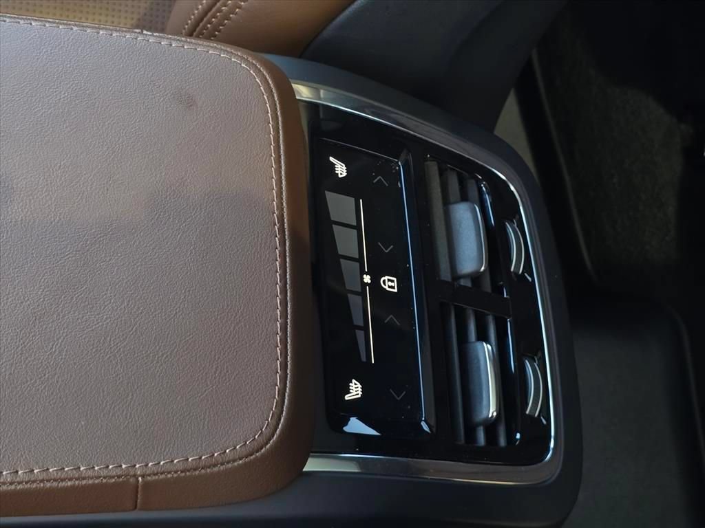 Used 2022 Volvo XC90 T6 Inscription w/ Lounge Package AWD/4WD image 23
