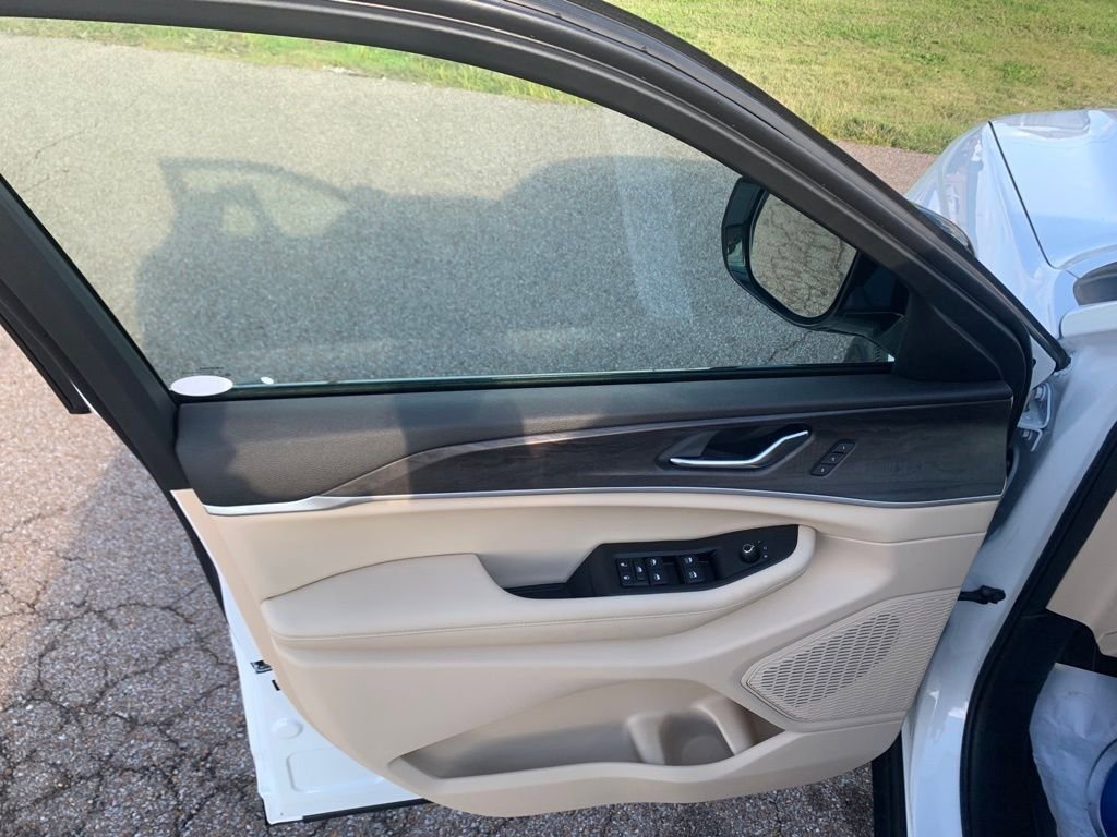 Used 2025 Jeep Grand Cherokee Limited image 12